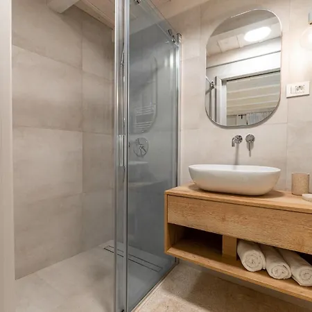 Superior Gabriela アパート